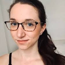 Lauren Arnett's Instagram, Twitter & Facebook