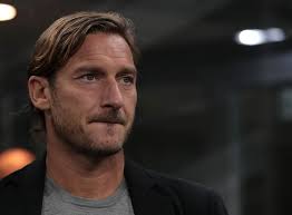 Je cherche donc de nouveaux talents dans le monde entier. Francesco Totti Tests Positive For Covid 19 Wanted In Rome