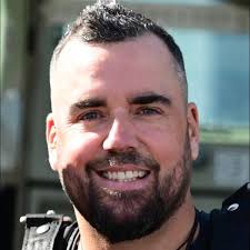 Are there many people who practice kitesurfing at this resort?