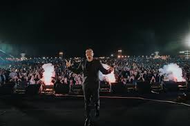 Image result for tbn:ThJbLJ9iWaHS_M::www.amrdiab.net/wallpapers/AmrDiab_Net_Kammel%2520(6).jpg