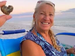 Janet Scully's Instagram, Twitter & Facebook