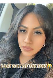 Karina Llamas (@karinallamas8)