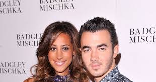 Julia Jonas's Instagram, Twitter & Facebook