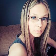 Michelle Henry (@iamaknowitall2)