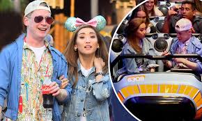 According to esquire, the couple welcomed son dakota song culkin on monday, april 5 in los angeles. Macaulay Culkin And Brenda Song Keep A Low Profile As They Enjoy A Romantic Day Out At Disneyland Daily Mail Online