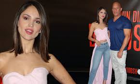 It's a superpower like you've never seen before. Eiza Gonzalez Flaunts Her Toned Midriff As She Attends The Bloodshot Photocall With Vin Diesel Daily Mail Online