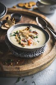 Cremige Sellerie Birnen Suppe Mit Lachs Und Cracker Crunch Tinastausendschon Rezept Italienische Gerichte Rezepte Sellerie Suppe