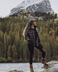 Pin By Siany Sanchez On W A R D R O B E Workout Outfits Winter Cute Hiking Outfit Camping Outfits For Women