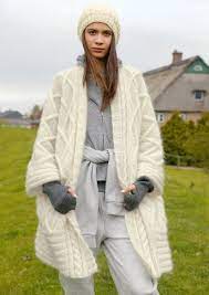 Fortunately, the internet gives us the opportunity to share these fun, exciting and long lost designs for everyone to enjoy again. Wide Kimono Jacket Rebecca