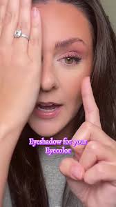 Enhance Your Eye Color with Genius Eyeshadow Tips