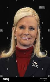 Cindy mccain hi-res stock photography and images