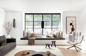 Background ruang angkasa mungkin bukan latar belakang yang paling sederhana, namun sangat menakjubkan. Yuk Intip Ide Desain Interior Dengan Background Putih