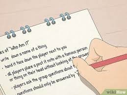 Colocar las cartas apiladas boca abajo. Como Jugar El Juego Quien Soy Yo Con Imagenes Wikihow