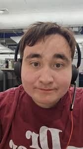 Let's do a selfie Sunday thread????? Here's a funny face because I just cut  my bangs and regretted it 😭🤣 Post yours in the comments? HAPPY SUNDAY 🖤✨ 