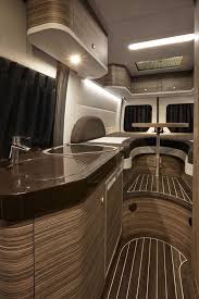 Buscamper Innova Roadtrip Dark Floor Luxe Interior Camper Mercedes Sprinter Design Camping Jachtinterieur Mobile Camper Interieur Camper Luxe Camper