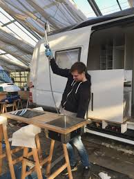 Der wasserhahn sieht nicht mehr gut aus, oder passt nicht zum erneuerten look von bad und küche? Spule Und Wasserhahn In Camper Kuche Overlandys