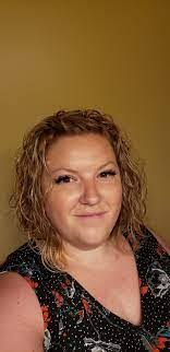 Laura Schmeling's Instagram, Twitter & Facebook