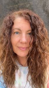 ✓✓Morning, bucket, boots — and no romance 😅 ✓✓Just ordinary life