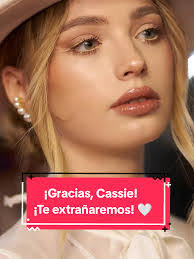 Casey Lindsay's Instagram, Twitter & Facebook