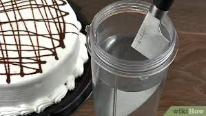 Kuchen m (genitive kuchens, plural kuchen, diminutive küchlein n or küchelchen n). Einen Runden Kuchen Schneiden Wikihow