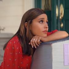 She has stayed with the same style now for a few years and it usually consists of her hair being up in a ponytail or. Jel On Twitter Ariana With Short Hair Is So Cute Thankunextvideo