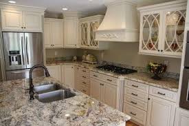 Kraftmaid Montclair Dove White Cabinet Google Search Kraftmaid Kitchens Kraftmaid Kitchen Cabinets Kitchen Dinning