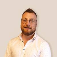 20+ "Ashley How" profiles