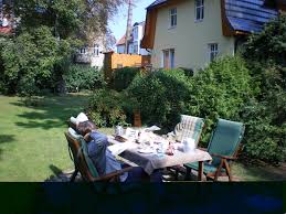 Bei uns finden sie eine große auswahl an sichtschutz, sonnenschutz, naturprodukte, deko, kunstrasen sowie zubehör für haus und garten. Wohnung Garten Buro Berlin Pankow In Berlin Pankow