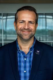 Cross-country move: cardboard vs plastic totes for books?