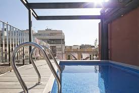 Set on barcelona's fashionable passeig de gràcia, the luxurious mandarin oriental, barcelona is within 5 minutes' walk of gaudi's casa batlló and la pedrera. Wohnung Barcelona Rentals Privates Schwimmbad Terrace In City Center Wohnungen Barcelona