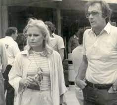 Ana maria braga maffeis (são joaquim da barra, 1º de abril de 1949) é uma jornalista, bióloga, atriz, apresentadora e cantora brasileira. Ana Maria Braga Publica Foto Do Passado E Impressiona Fas Sempre Foi Bonita Jovem Pan
