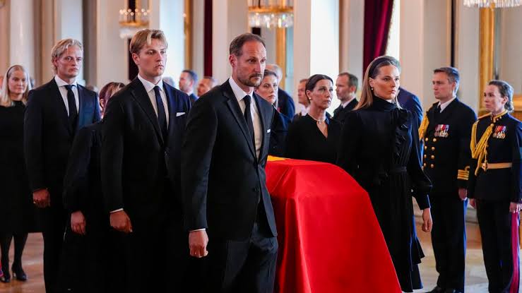 El polémico protagonismo de Marius Borg en los actos fúnebres del rey Harald
