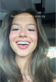 Cómo blanquear tus dientes en casa con diversión