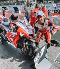 Pemenang gp styria 2020 lalu itu sepertinya masih merasakan sakit pada pergelangan tangan kanan akibat kecelakaan highside yang dialaminya. Teylx7aucxh Tm