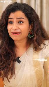 അങ്ങനെ ഒരാൾ ഒക്കെ എന്നെ പ്രണയിക്കുവോ ആവോ 😜