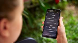 長者持續教育：AI如何助力他們從再教育到再就業？ | 馮穎匡- 灼見名家