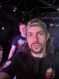 Metal vocalist seeking new band in Suffolk