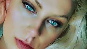 Robert Barnaby's Instagram, Twitter & Facebook