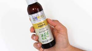 Jojoba oil cold pressed unrefined 100% pure natural 32 oz jojoba oil carrier for essential oils, cleansing, moisturizer for face, hair moisturizer, ears, eyelash, massage, makeup remover, soap making 33 ounce 3,257 $38 8 Benefits Of Jojoba Oil For Hair Skin Naturallycurly Com