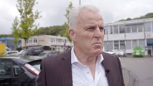 His television program peter r. Lastig Voor Zijn Omgeving Veeleisend Voor Zichzelf Het Is Niet Makkelijk Om Peter R De Vries Te Zijn Eenvandaag