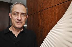 Em novo livro, Marcelo Coelho usa o universo da Disney para satirizar mitos 