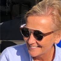 Paula Lundell's Instagram, Twitter & Facebook