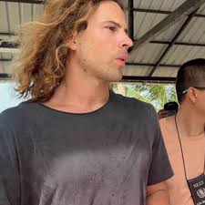 El abrazo entre Rodolfo Sancho y los abogados de la familia de Edwin Arrieta