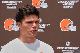 Shedeur Sanders is in tough spot in Browns' QB competition even as he  shines