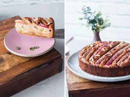 saftiger rhabarberkuchen glutenfrei und vegan rezept rhabarberkuchen rhabarberkuchen vegan lebensmittel essen