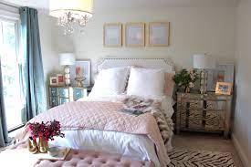 Women's bedroom with headboard in soft pink. Feminine Bedroom Ideas For A Mature Woman Theydesign Net Theydesign Net