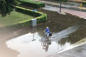 Het knmi heeft de code oranje voor de provincie rond 19.10 uur beëindigd. Overlast Door Noodweer In Limburg Windhozen Op Terrein Zlf De Limburger Mobile