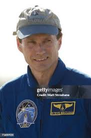 5,576 Steve Plane Photos & High Res Pictures