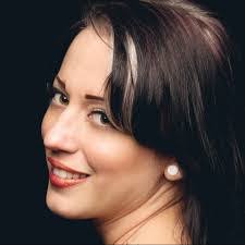 Donna Stuber's Instagram, Twitter & Facebook