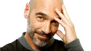 VOICI : Jean-Marc Barr : ces surprenants spectacles qu'il donne... sous  l'eau